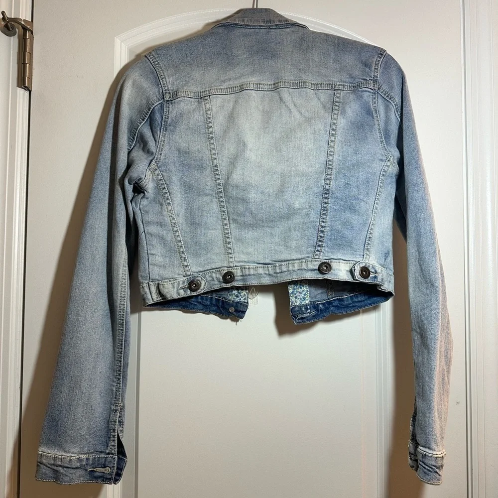 Dollhouse Light Wash Denim Western Jacket Women’s‎ Medium  Cropped Jean Style